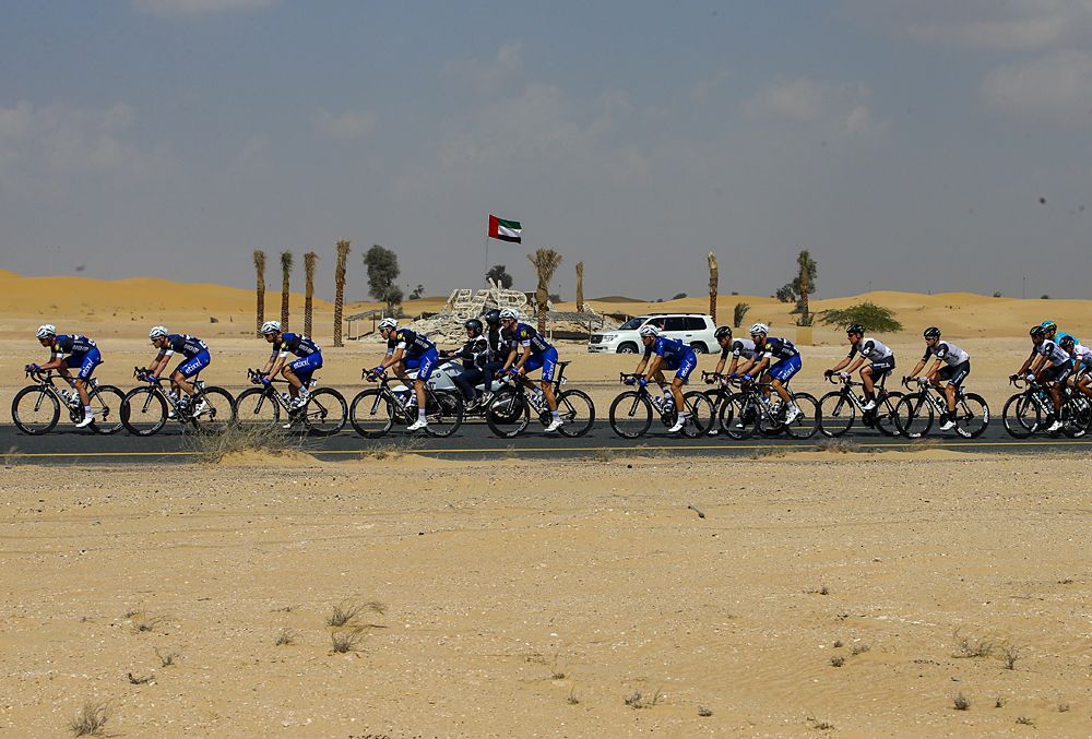 The peloton during Dubai Tour stage 2