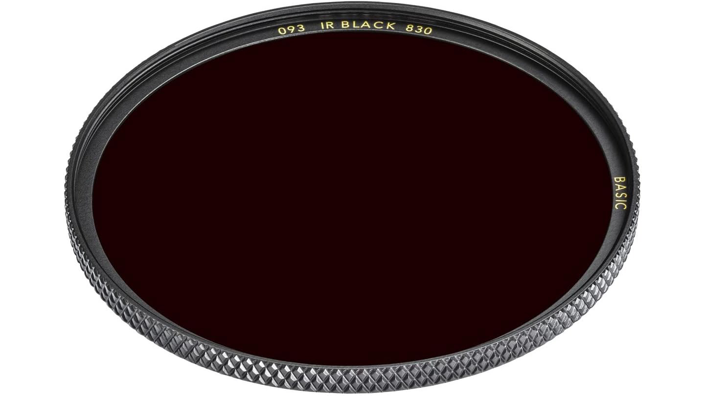 B+W 093 IR filter 830