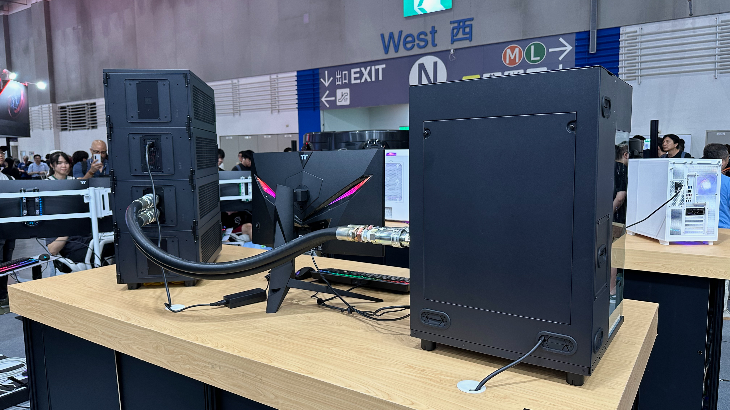 Thermaltake's IX700