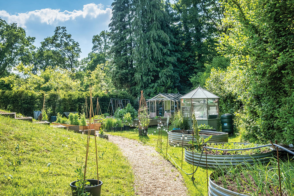 House for sale: Ropes, Fernhurst, Haslemere, West Sussex.