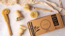 Sustainable cleaning tools: ARYA Eco Dish Brush Set 