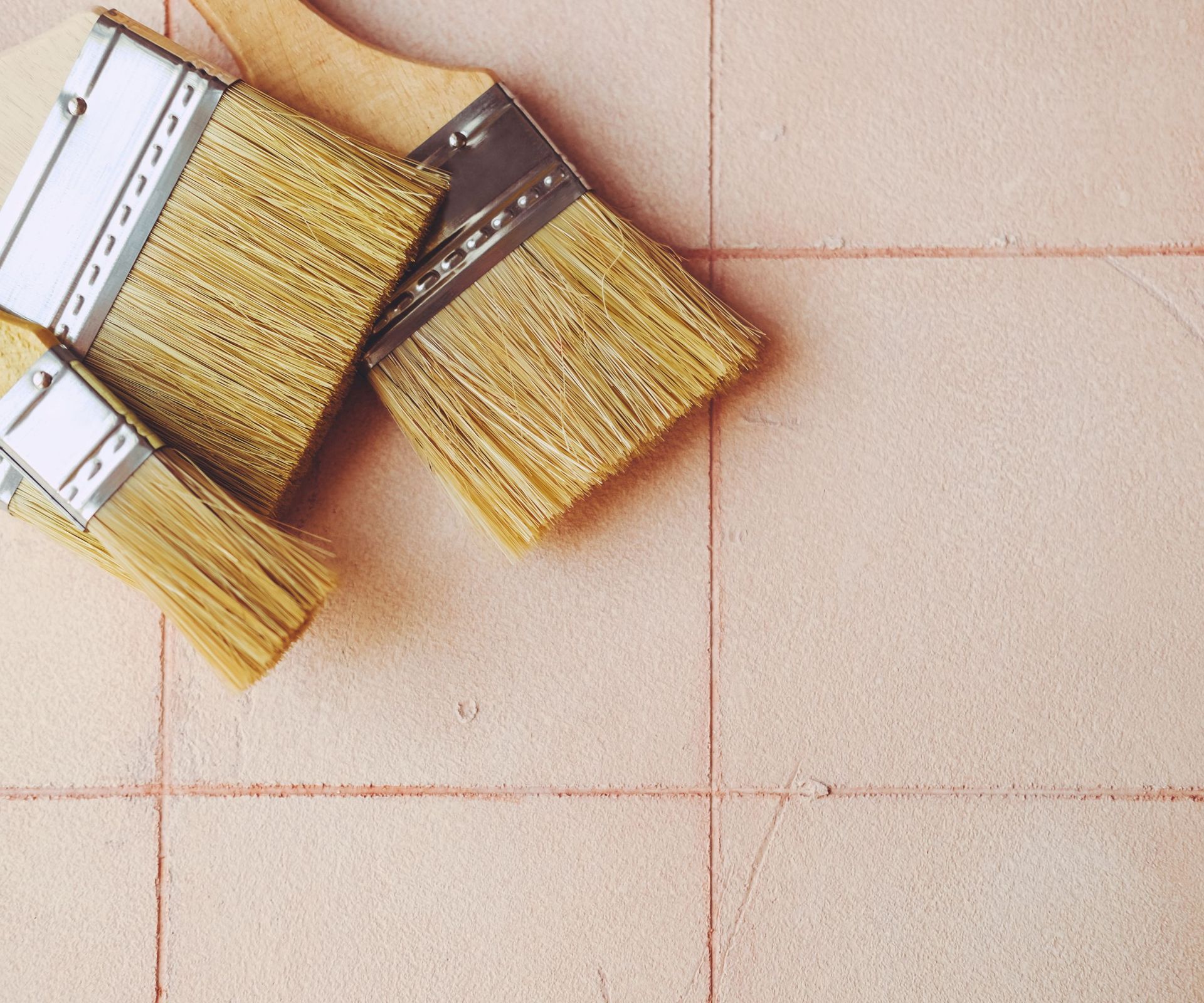Can you paint grout lines? Professional painters advise