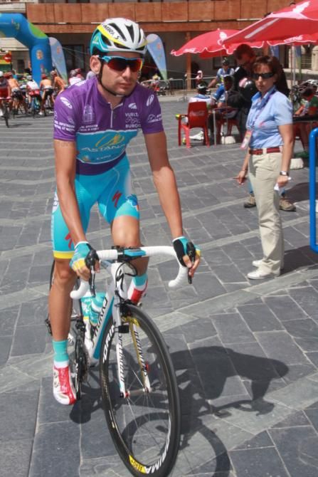 Simone Ponzi, with his purple jersey