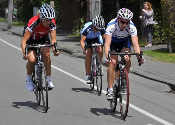 Three riders lead by Kathryn Jones of Cycling Otago have established a one minute lead.