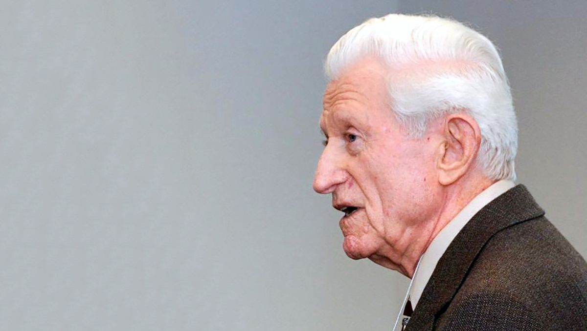 Gene Amdahl fez isso com silício em escala de wafer décadas antes de a era da IA se tornar viável