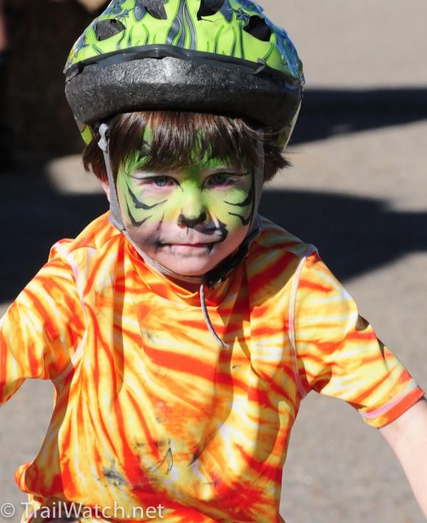 A colorful participant in the kid's race