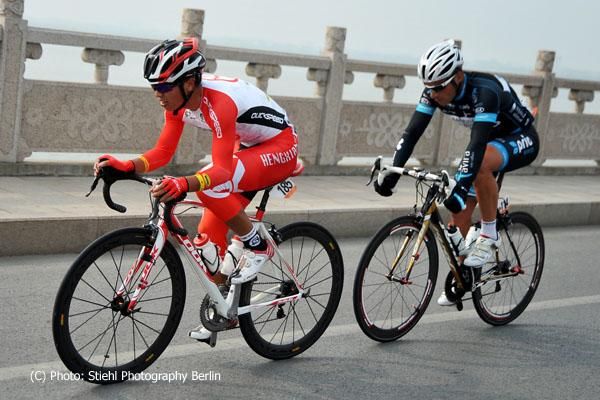 Jianpeng Liu (Hengxiang Cycling Team) leads the breakaway