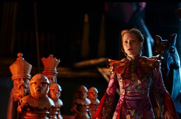 Alice Through the Looking Glass Mia Wasikowska 400.jpg