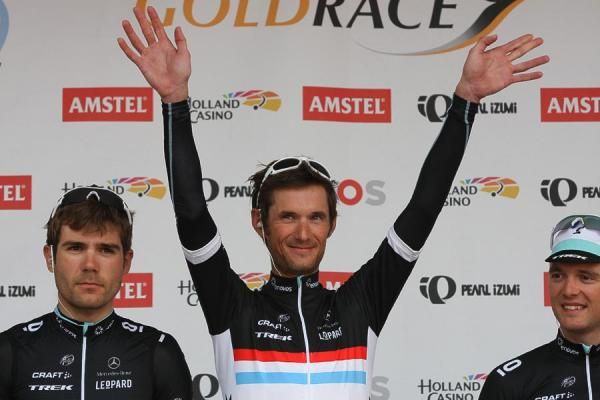 Frank Schleck waves as he is introduced to the crowd