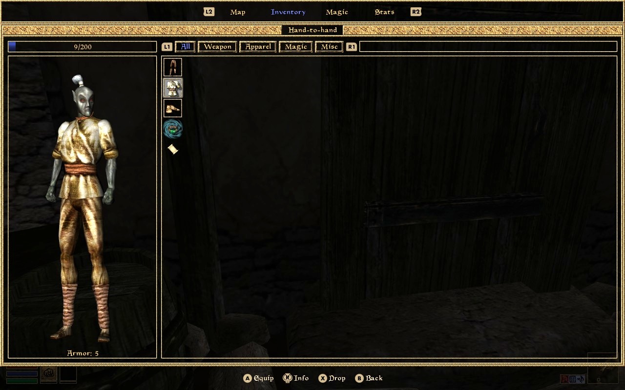 Inventory in OpenMW with gamepad.