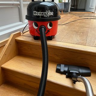 Testing the Henry Xtra vacuum at home