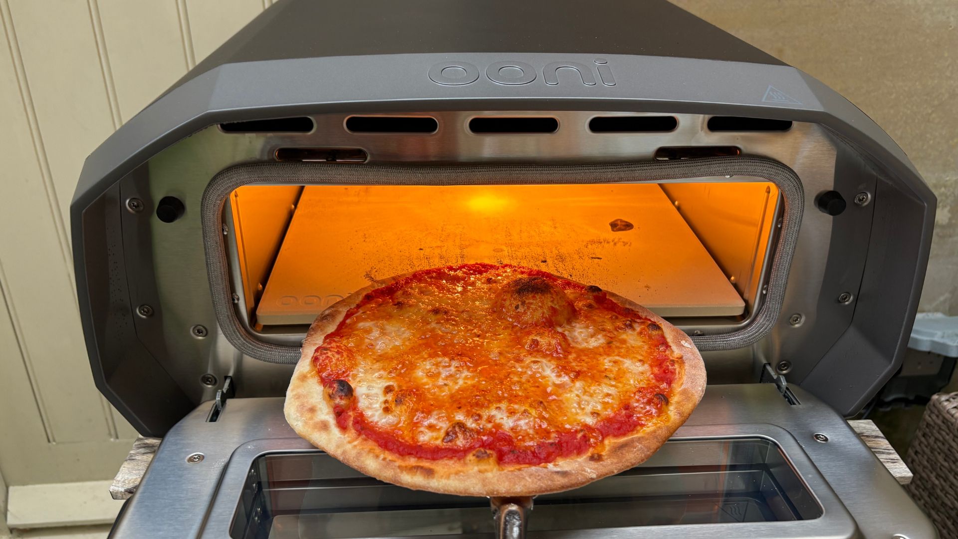 Testing the Ooni Volt Pizza Oven