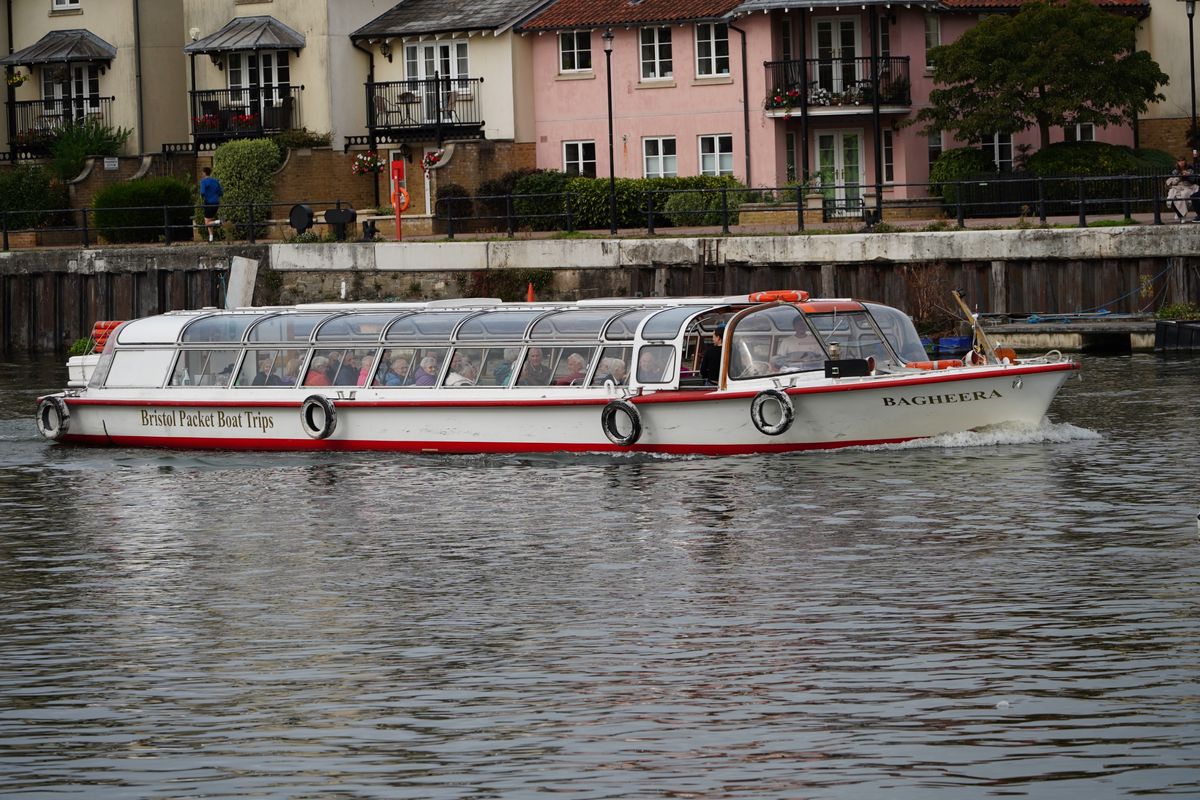 Tamron 50-300mm f/4.5-6.3 Di III VC VXD sample image