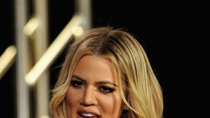 Hair, Face, Blond, Hairstyle, Beauty, Chin, Long hair, Sitting, Layered hair, Photography, 