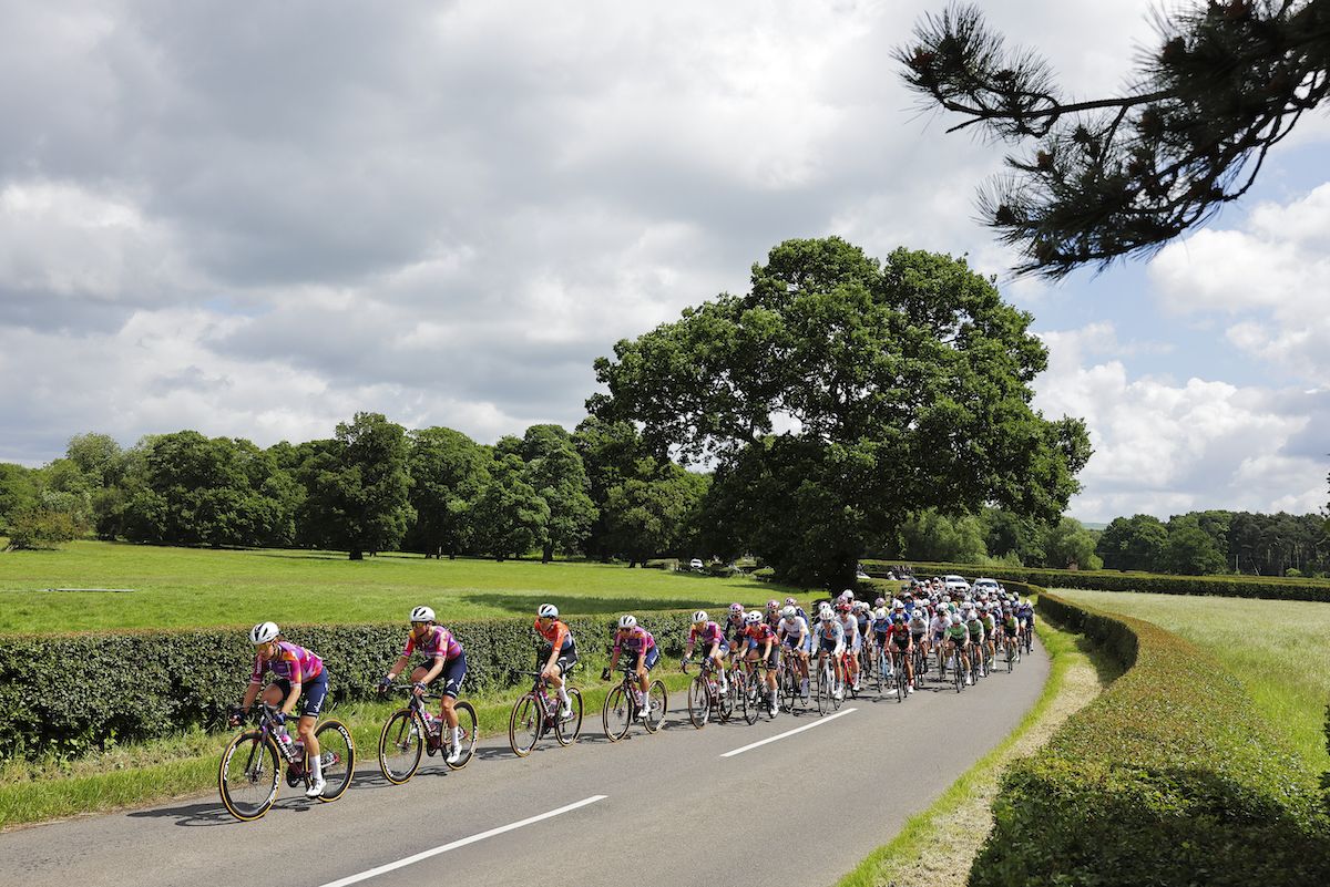 SD Worx-ProTime sets the pace at the front of the peloton