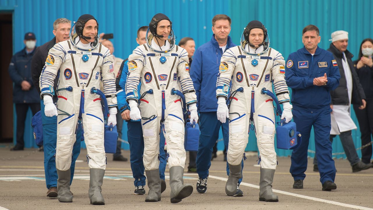 expedition 63 launch