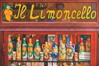 Window of shop specializing in Limoncello