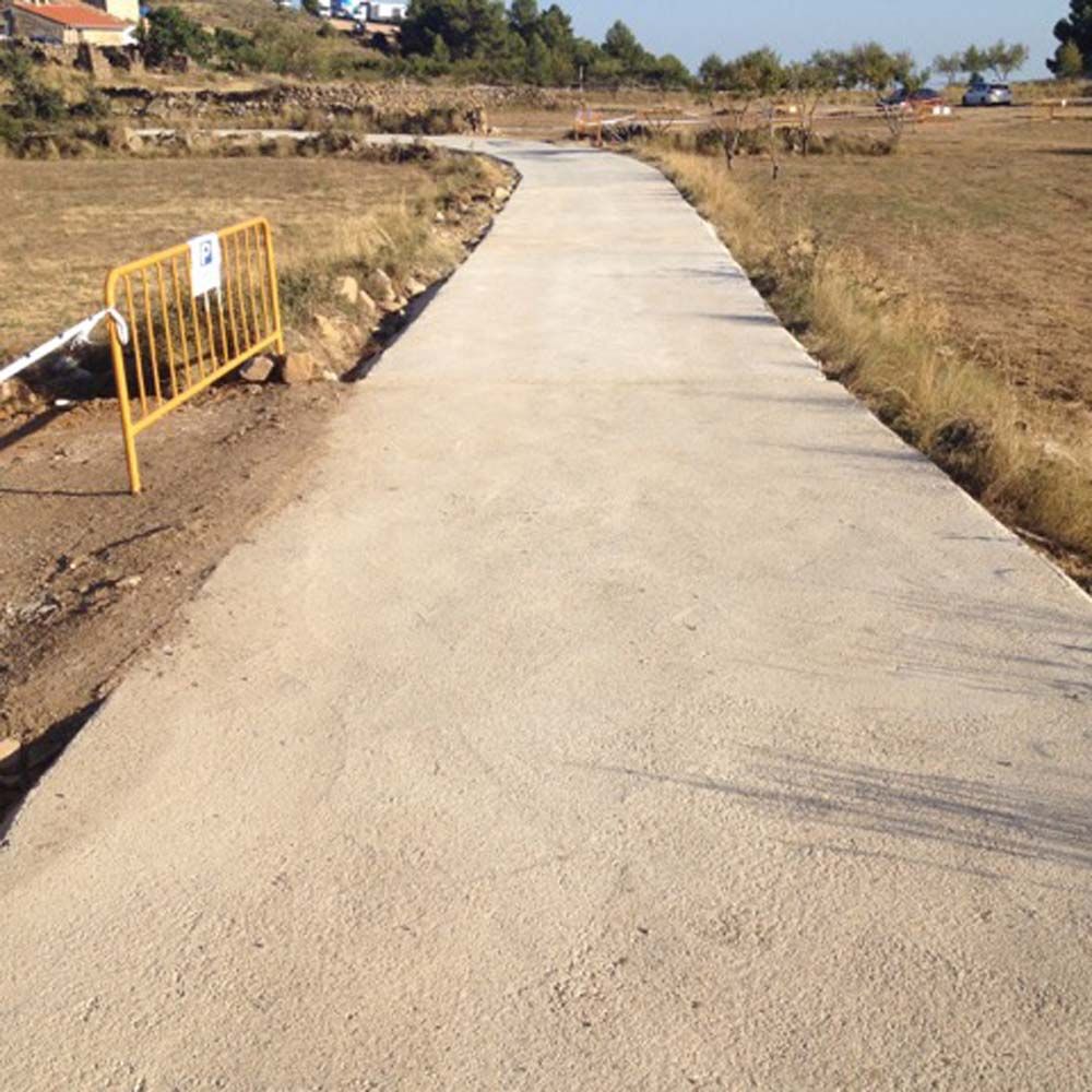 The road is often narrow and made from concrete