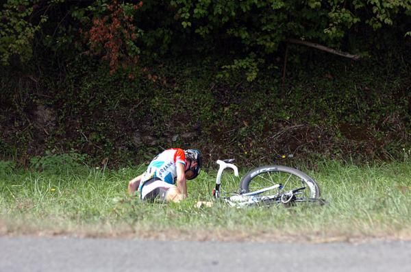 Andy Schleck crashed early in the Cl&aacute;sica San Sebasti&aacute;n and would ultimately abandon.