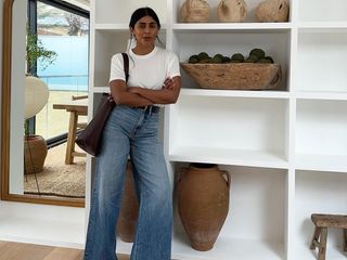 @monikh wearing a jeans-and-tee outfit from Madewell