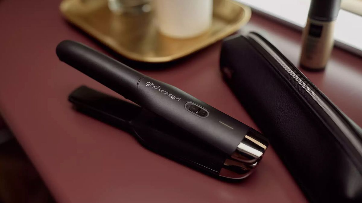 GHD Unplugged vs Dyson Corrale which cordless hair straightener should