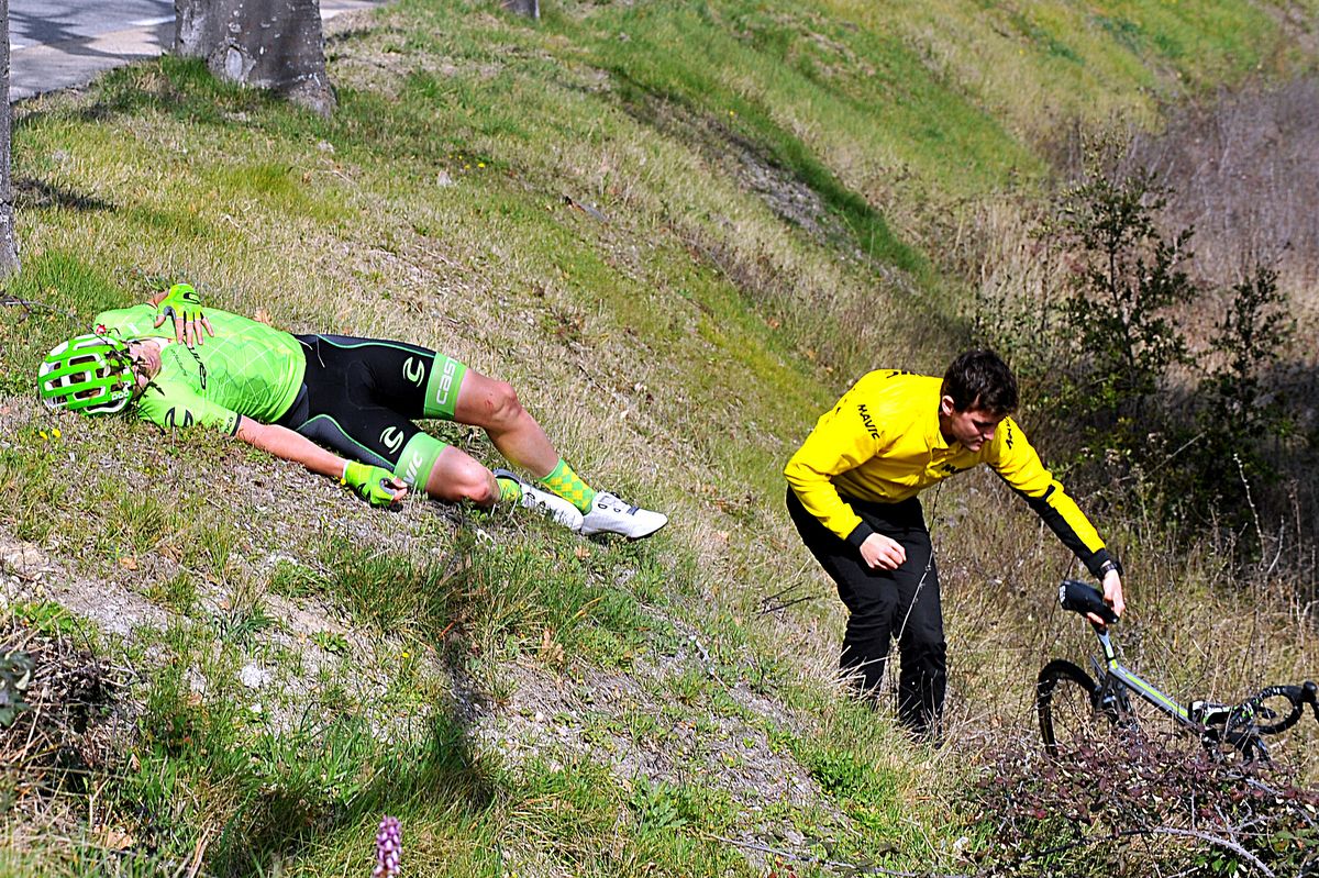 Ruben Zepuntke after crashing hard