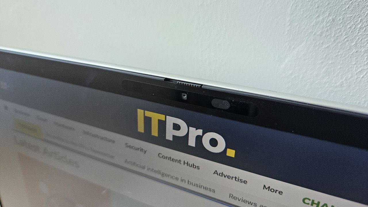 The HP ZBook XG1i on a desk