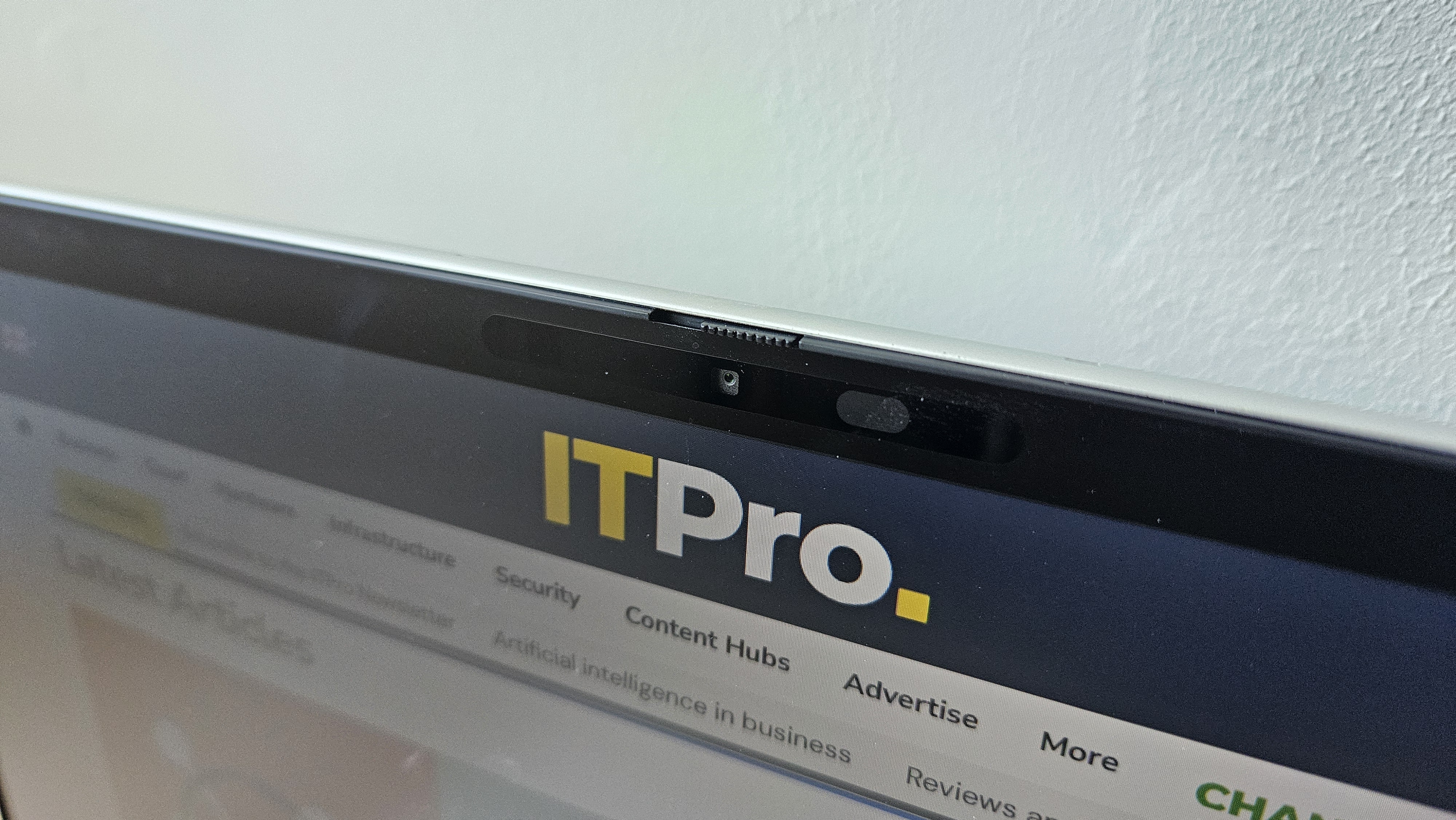 The HP ZBook XG1i on a desk