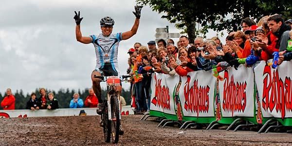 Sabine Spitz wins the German national cross country championship.