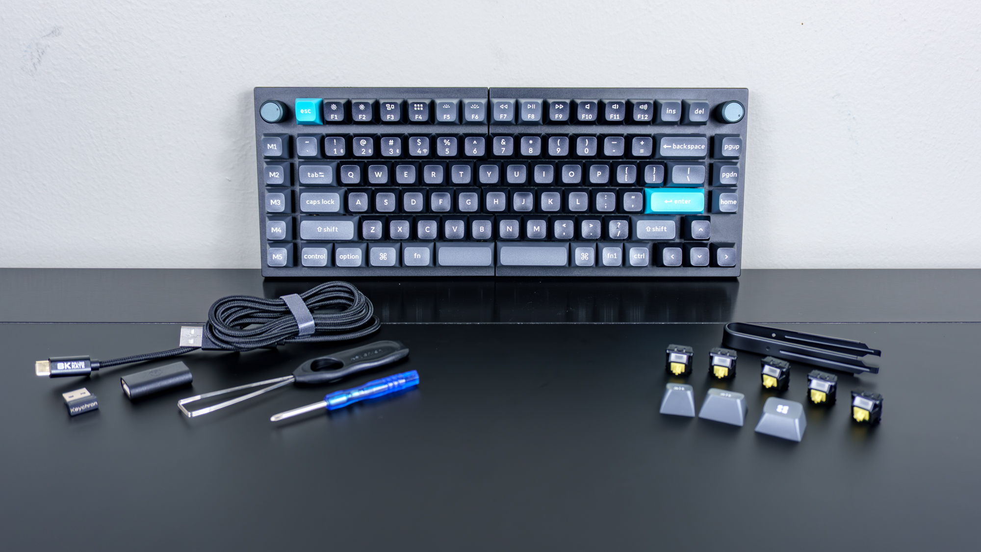 جعبه گشایی Keychron Q11 Ultra روی میز