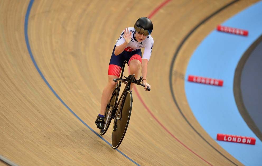Laura Trott waves to the crowd