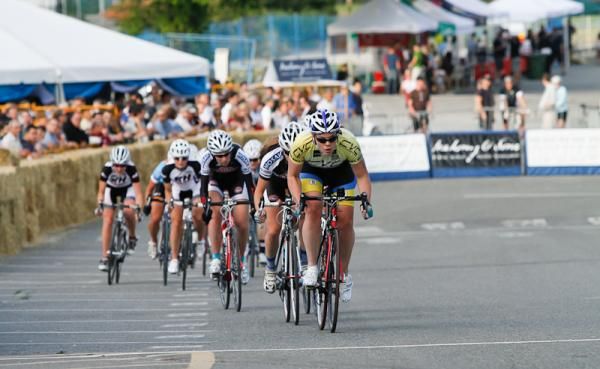 Another chase group with Diane Campbell (CVC Racing) on the front