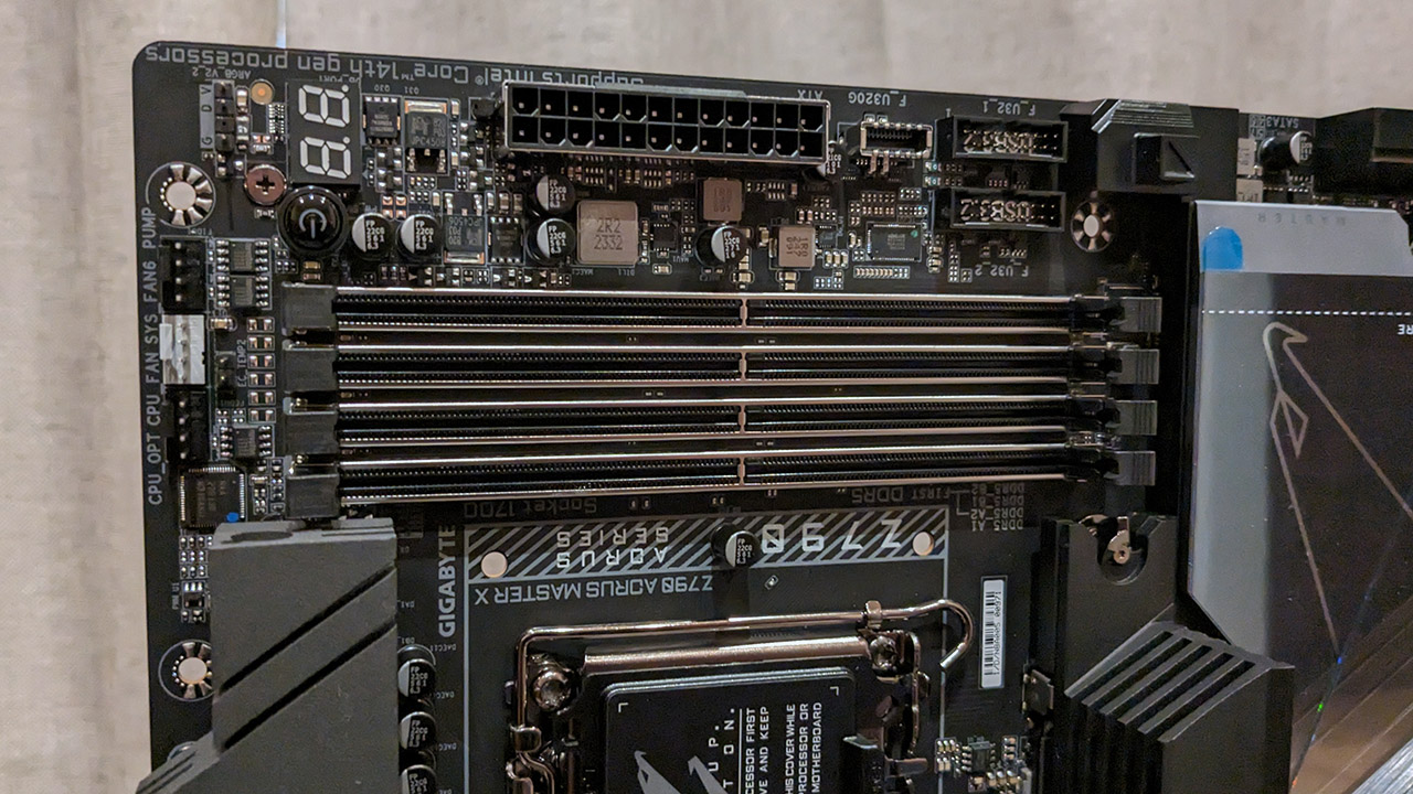 Gigabyte Z790 Aorus Master X memory slots and front I/O