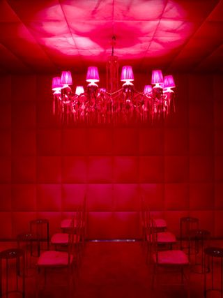 red lighting room