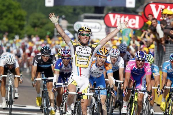 Mark Cavendish (HTC - Columbia) outkicked Tyler Farrar (Garmin - Transitions) and Alessandro Petacchi (Lampre - Farnese Vini) to win stage 6.