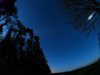 The fireball that streaked over southern England on Feb. 28, 2021, as seen by Ben L., who provided it to the American Meteor Society.