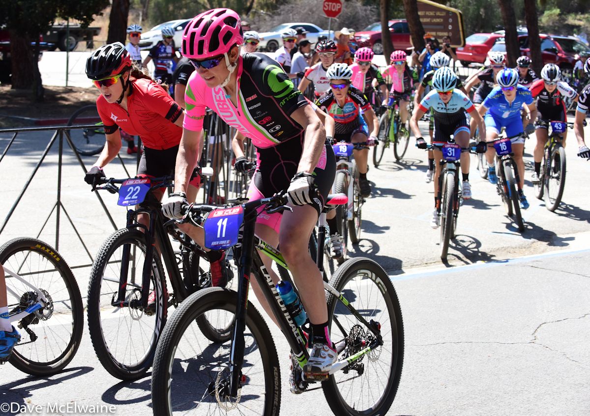 Rose Grant (NoTubes) riding mid-pack at the start