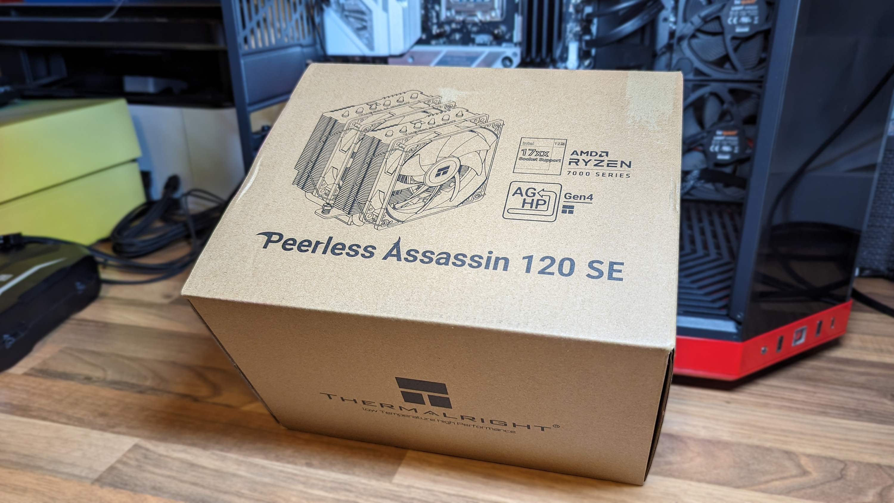 Thermalright Peerless Assassin 120 SE CPU cooler retail box
