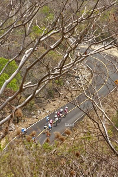 The breakaway makes its way through the Mexican landscape