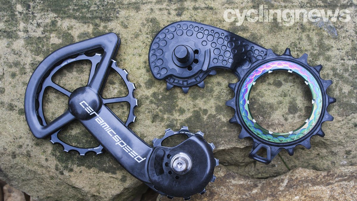 AbsoluteBlack Hollowcage Carbon Ceramic Oversized pulley vs CeramicSpeed OSPW