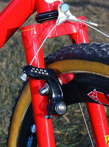 Cane Creek supplies its workhorse SCX-5 cantilever brakes.