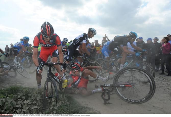 Marcus Burghardt tries to avoid his BMC teammate Van Avermaet