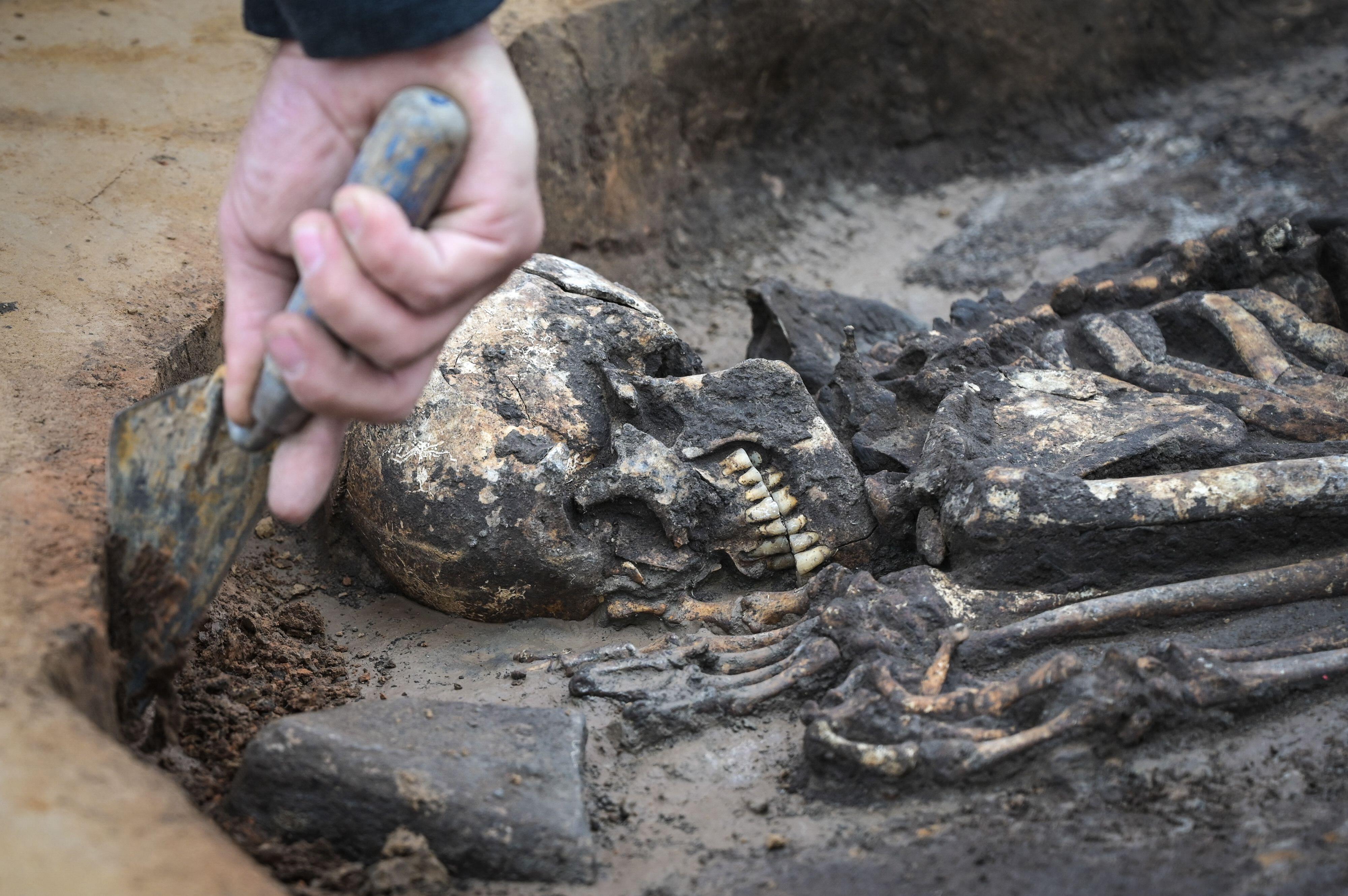 5,000-year-old burial of man with battered cranium present in kiln in Germany — and he might have been a human sacrifice