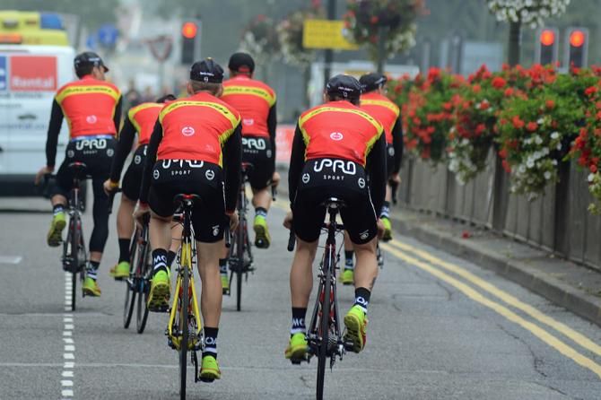 The Raleigh team riders to sign in