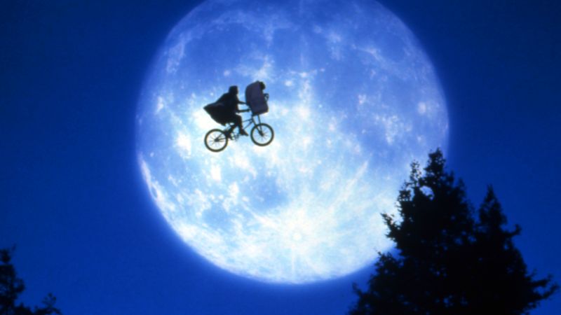 E.T. the Extra-Terrestrial (1982)