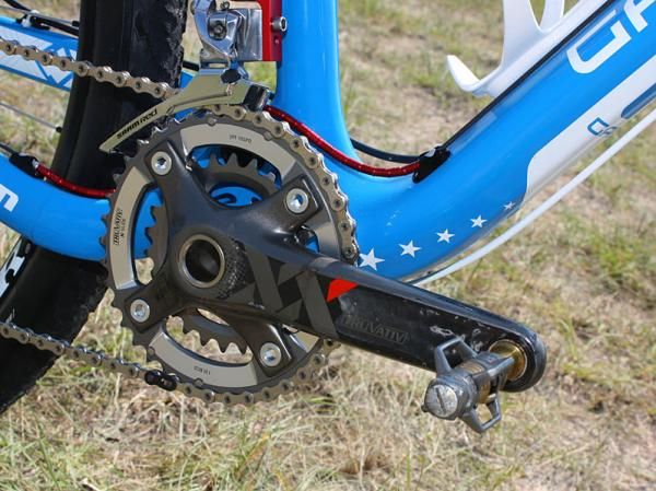 175mm-long SRAM XX crankarms are fitted with 39/26T chainrings.