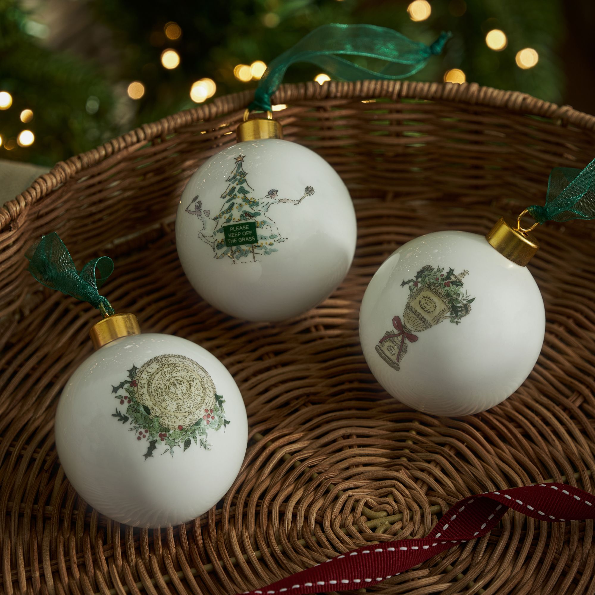 novelty trophies trio baubles