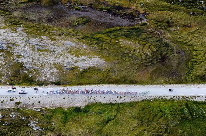 Belkin leading the front of the peloton