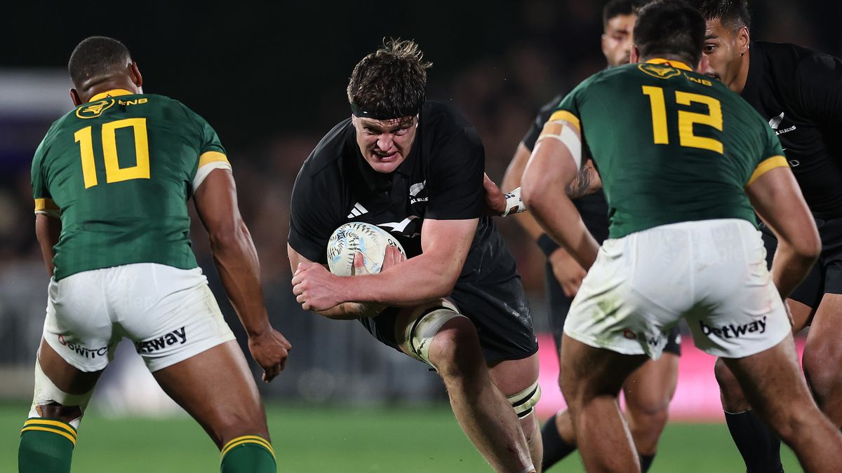 Watch: NZ women's rugby team lay down challenge with Haka ahead of World  Cup final vs