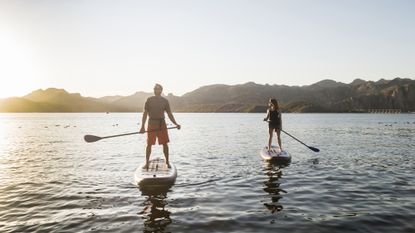 How to stand up paddleboard